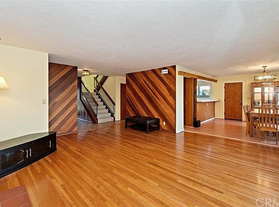 3rd image of 2121 W Niobe Ave