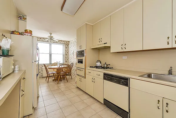 Sold by SBNY RE | media 4