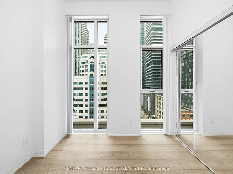400 King St W #908 — Photo 25