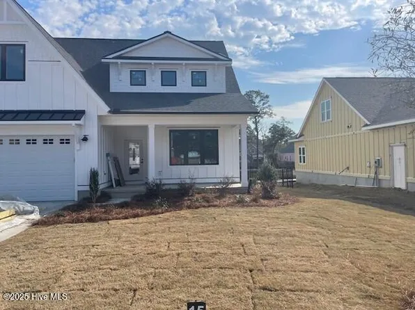 453 Raven Glen Drive, Southport, NC 28461