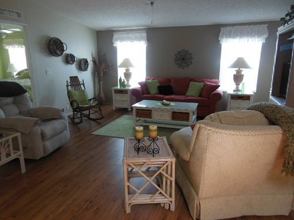 3rd image of 4624 Delmar Dr