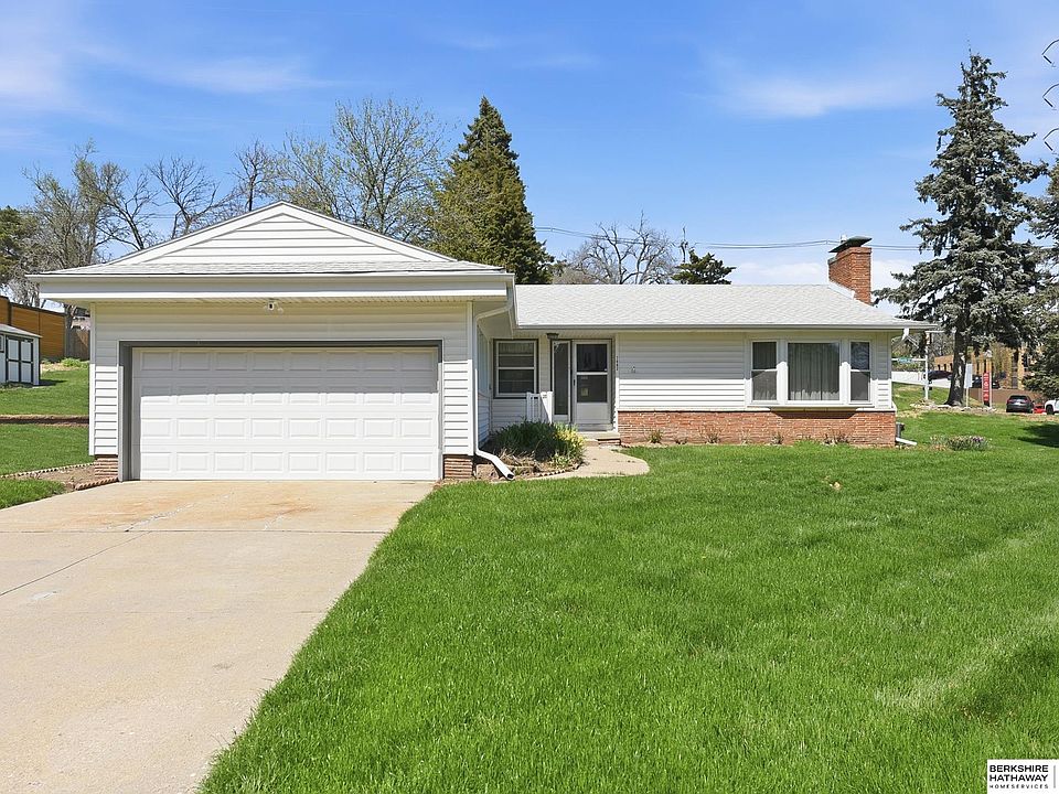 1st image of 7802 Pierce Cir