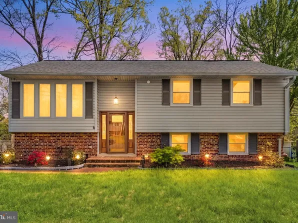 14913 Carlbern Dr, Centreville, VA 20120