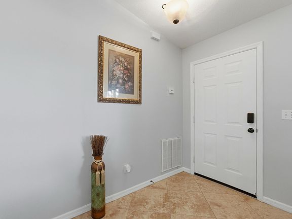 4th image of 731 SW Bond Road