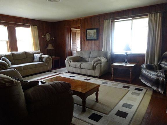 3rd image of 3390 E Woodview Ave