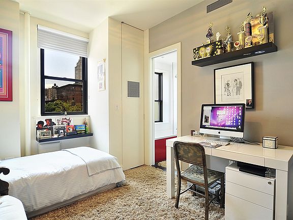 3rd image of 125 W 76th St APT 4A