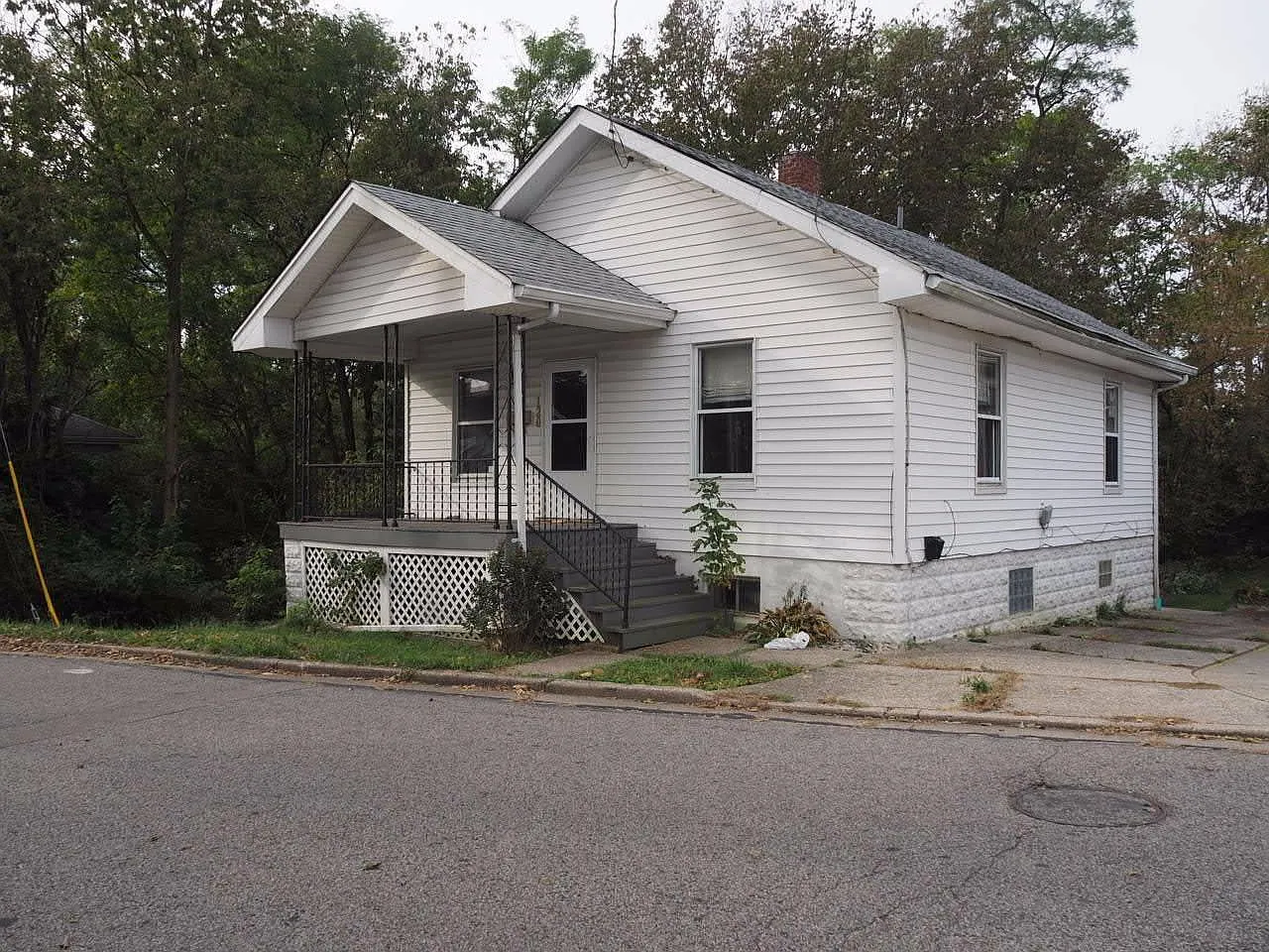 120 Sergeant Ave photo 1