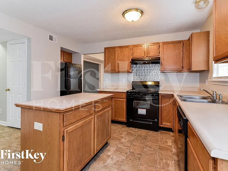 1116 Fontana Ct — Photo 6