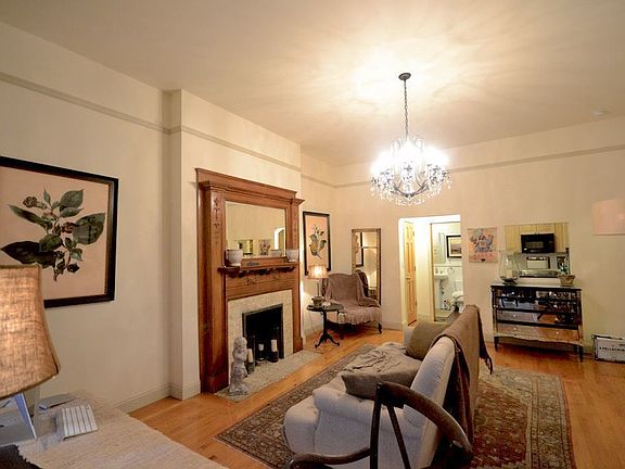 4th image of 38 W 69th St APT 3A