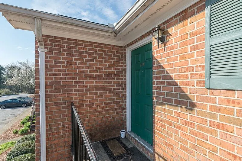 Building Photo - 2165 Milledge Ave #A-10