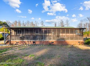 1129 S Parker Rd, Holly Ridge, NC 28445