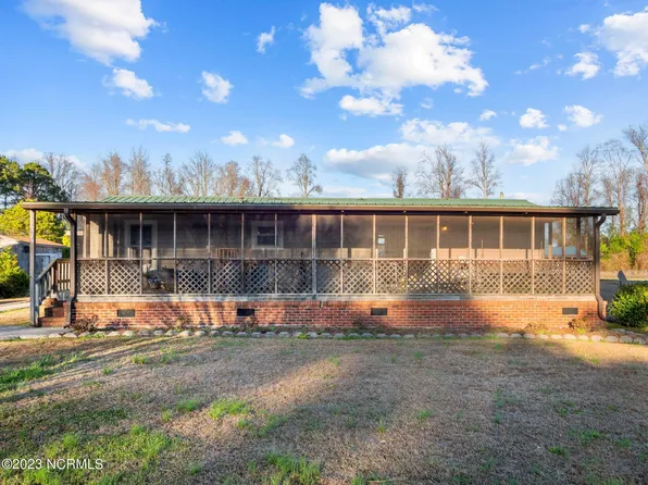 1129 S Parker Road, Holly Ridge, NC 28445