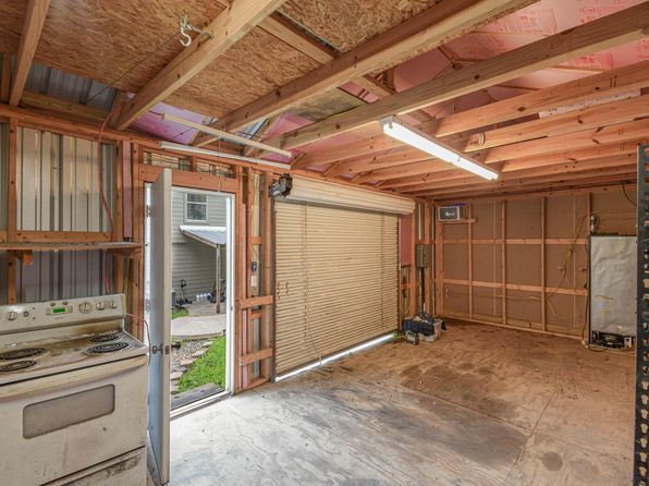 5509 N Buffalo Cir, Willis, TX 77378