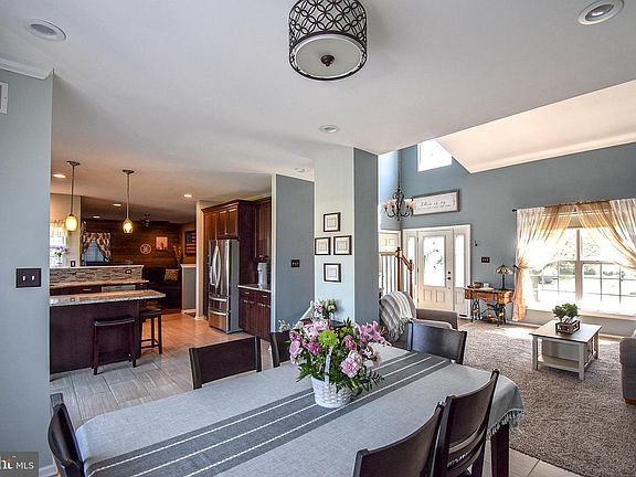 5th image of 104 Quigley Way