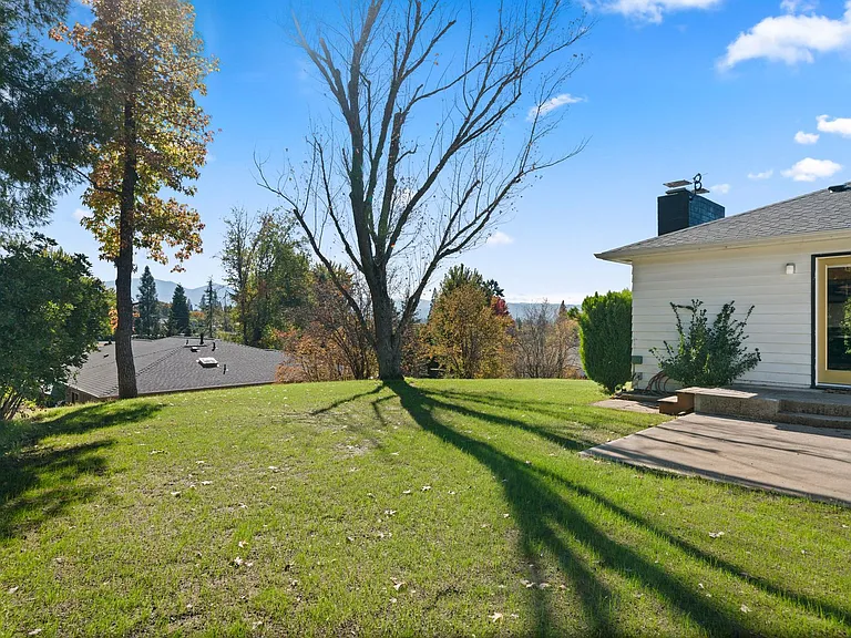 560 N Keene Way Dr — Photo 7