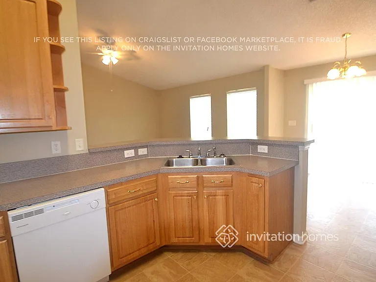 6886 Wall Springs Dr — Photo 5