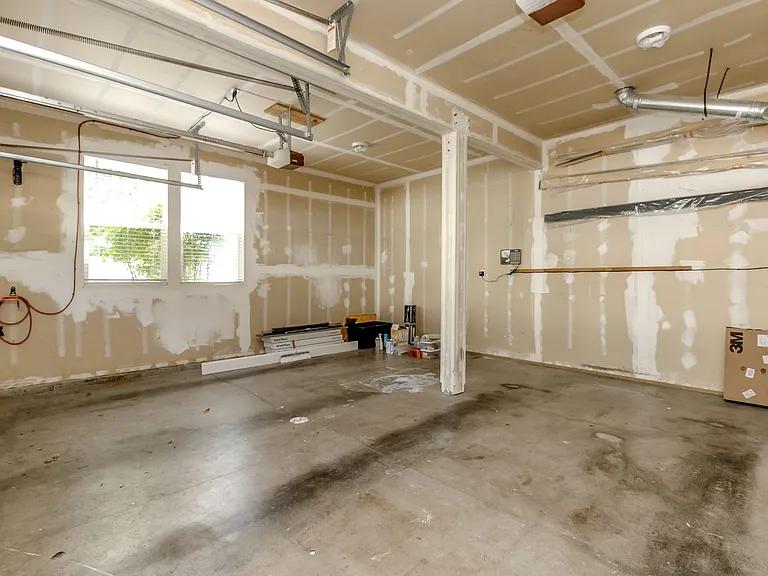 1661 Jensen Ave — Photo 51