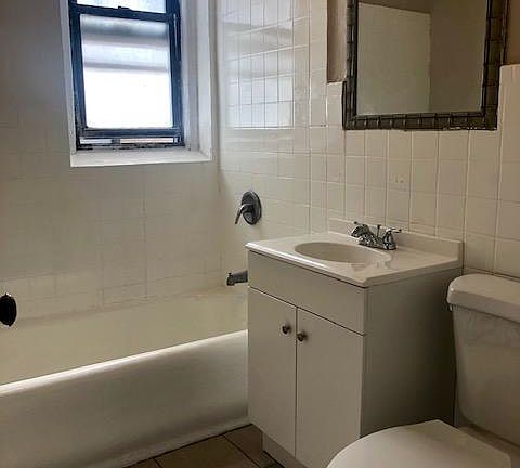 4th image of 241 S Arlington Ave APT 105