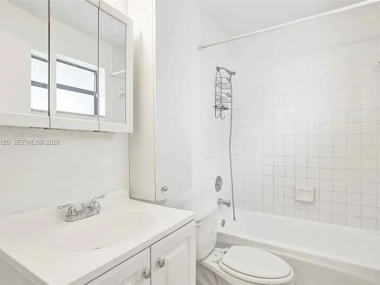 2120-2122 Thomas St — Photo 36