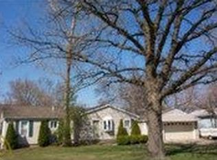 9384 Horsemill Rd, Grosse Ile, MI 48138