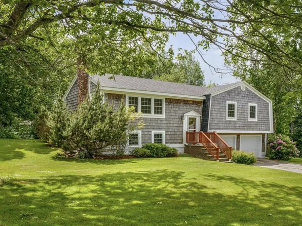 12 Hallmark Road, Cumberland, ME 04110