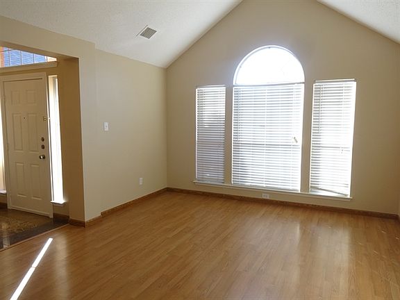 2nd image of 5009 Blanco Dr