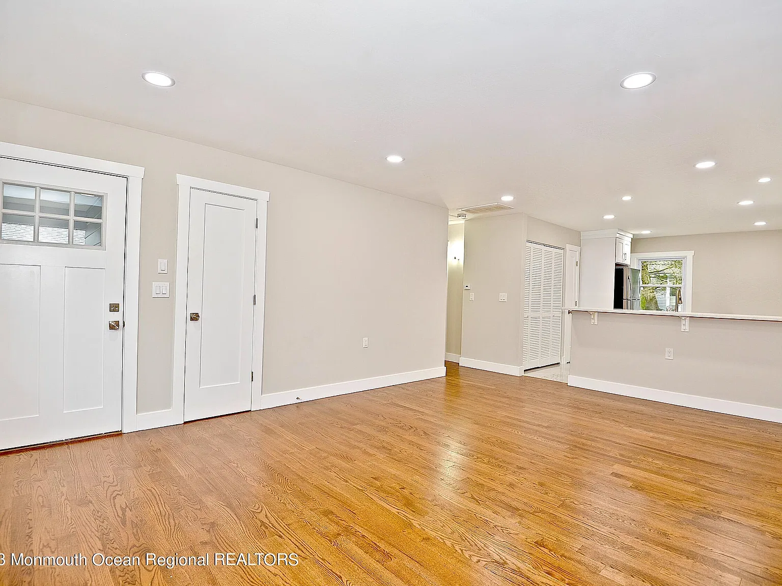 2 bed, 896 sqft, $2,150 — Photo 4