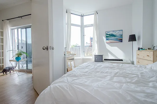 Rented by Brick&Mortar | media 35