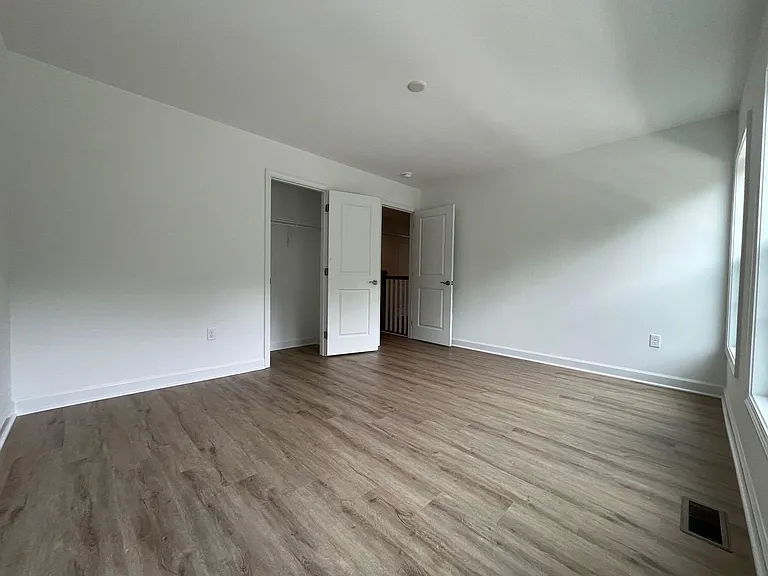 3141 Belle Ave NE — Photo 15