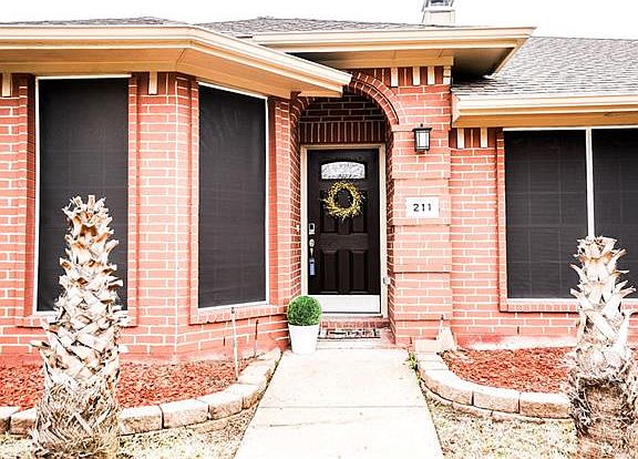3rd image of 211 Towngate Dr