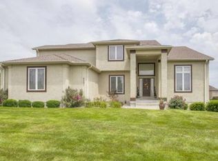 4101 SE Canter Dr, Lees Summit, MO 64082