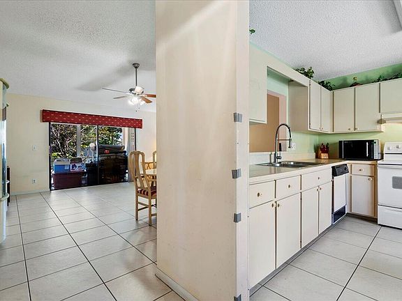 5th image of 6102 Fairfield Circle #22