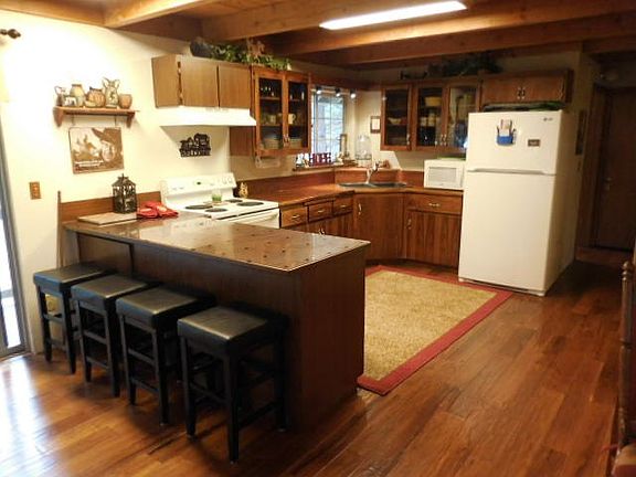 2nd image of 336 Peninsula Dr