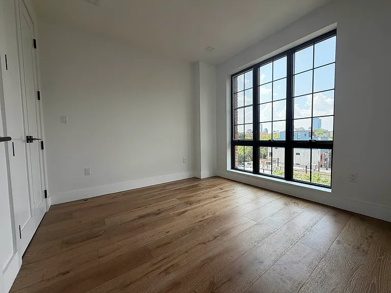311 Franklin Ave #6A — Photo 5
