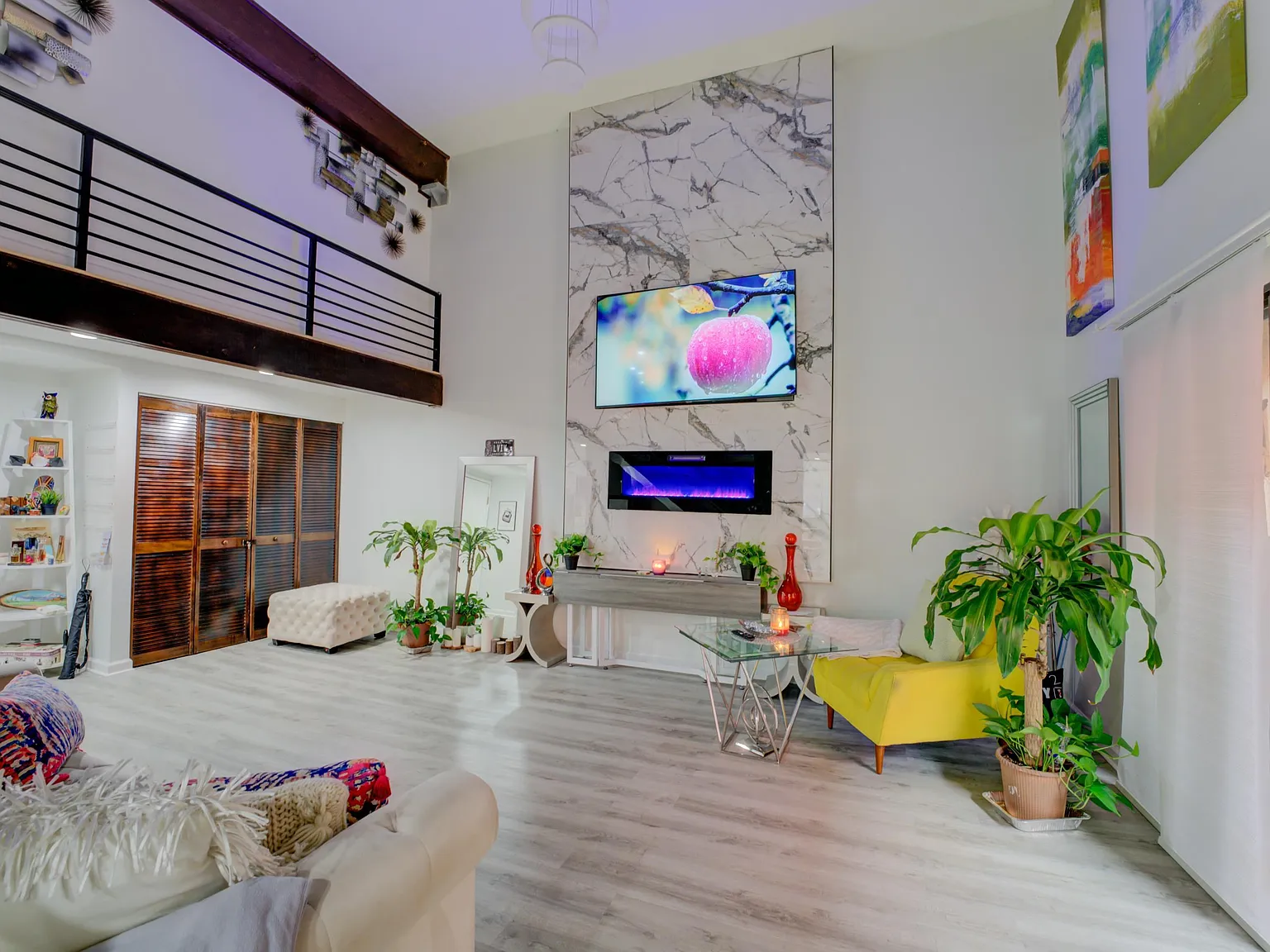 2 bed, 1.0 bath, 1209 sqft, $1,940 — Photo 2