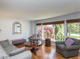 3104 Patton Dr, Des Plaines, IL 60018
