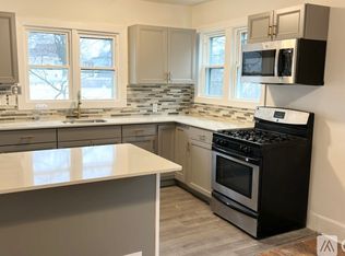 202 W 6th St, Palmyra, NJ 08065