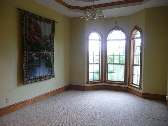 3rd image of 709 Kiwi Ave