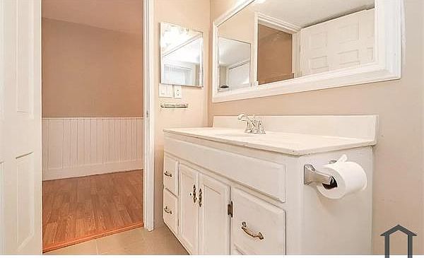 1st image of 9900 Gaylord Ave