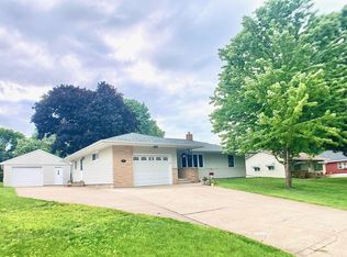 457 Division St, Gaylord, MN 55334