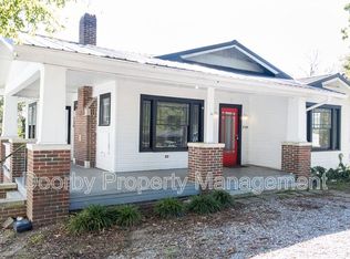 910 S Crest Rd #A, Chattanooga, TN 37404