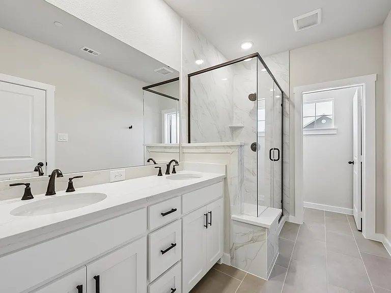 2866 Grandview Dr — Photo 13
