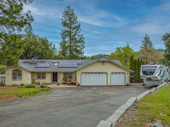 12040 Jackson Pines Dr, Jackson, CA 95642