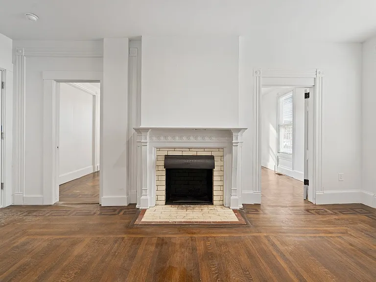 455 George St — Photo 4