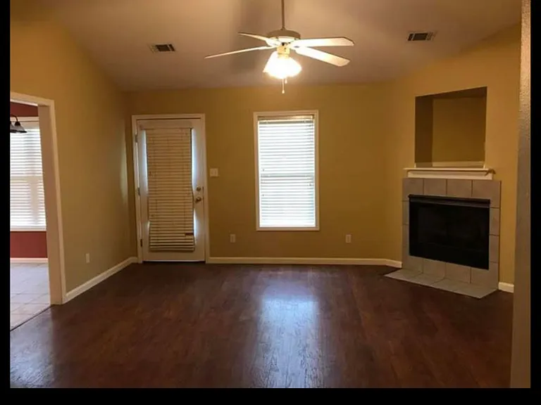5520 Cordova Ln — Photo 2