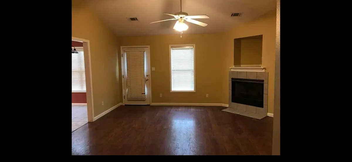 Building Photo - 5520 Cordova Ln