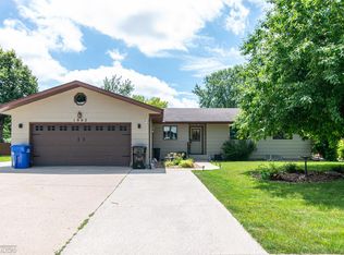 1902 23rd Ave S, Fargo, ND 58103