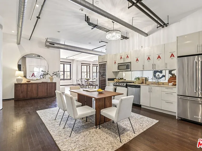 1645 N Vine St #706 — Photo 32