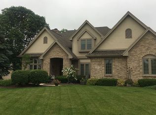 592 Winding River Ct, Perrysburg, OH 43551