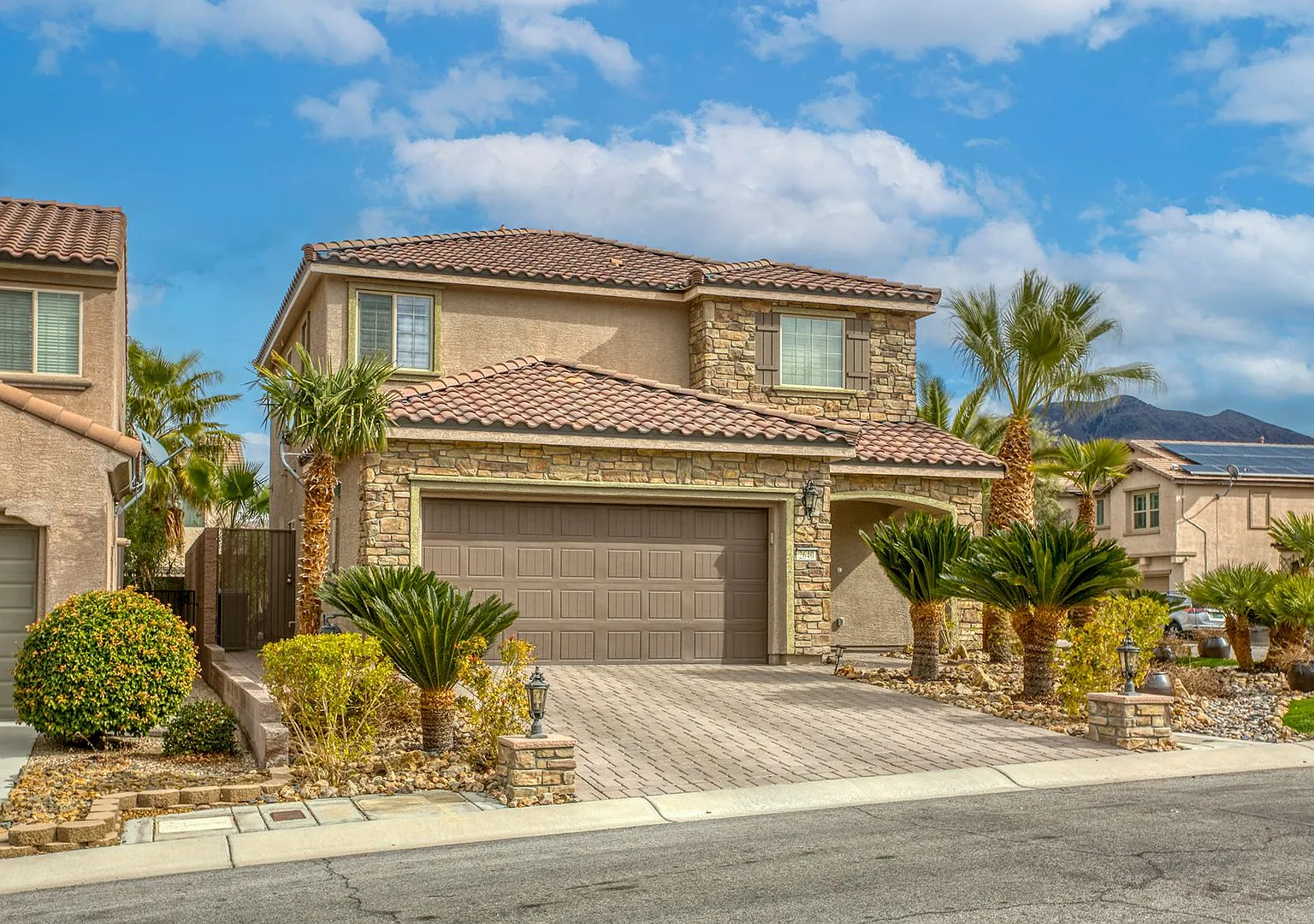 Gorgeous 3 bedroom home in Anthem area! — Photo 2